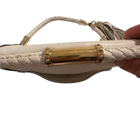 Gucci Cream Leather Britt Shoulder Bag with Gold Hardware - Picture 14 of 16